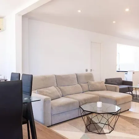 Piso Precioso Primera Linea Mar - 2 Br * Fuengirola